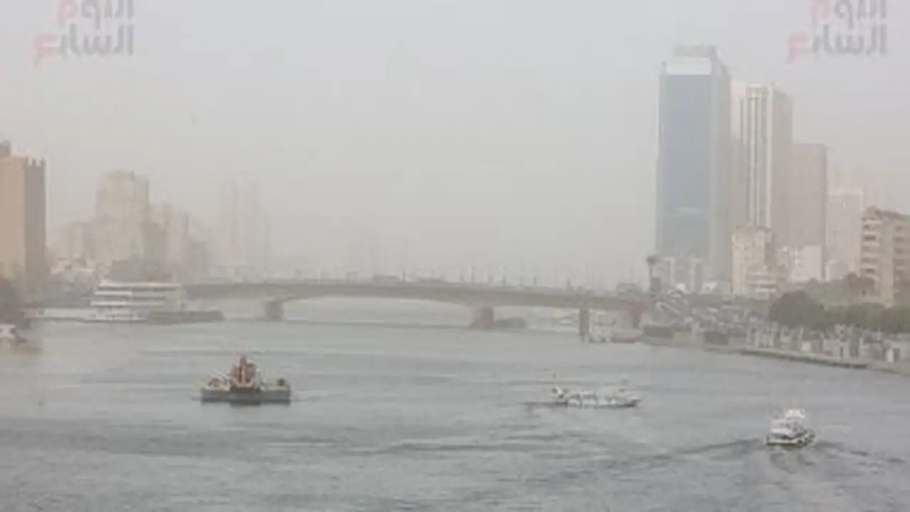 الأرصاد تحذر من نشاط قوي للرياح وتدعو لتجنب اللوحات الإعلانية والمباني المتهالكة